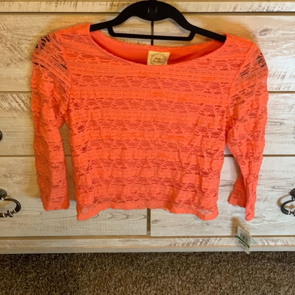 Coral lace sleeve crop top